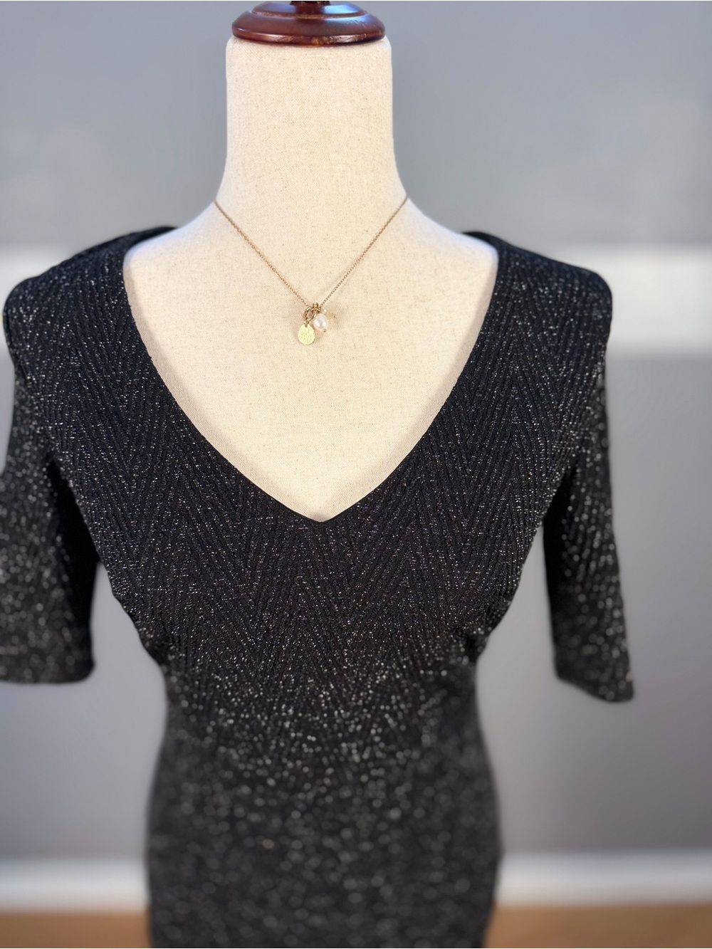 Black Glitter V-Neck Midi Dress - Picture 4 of 9
